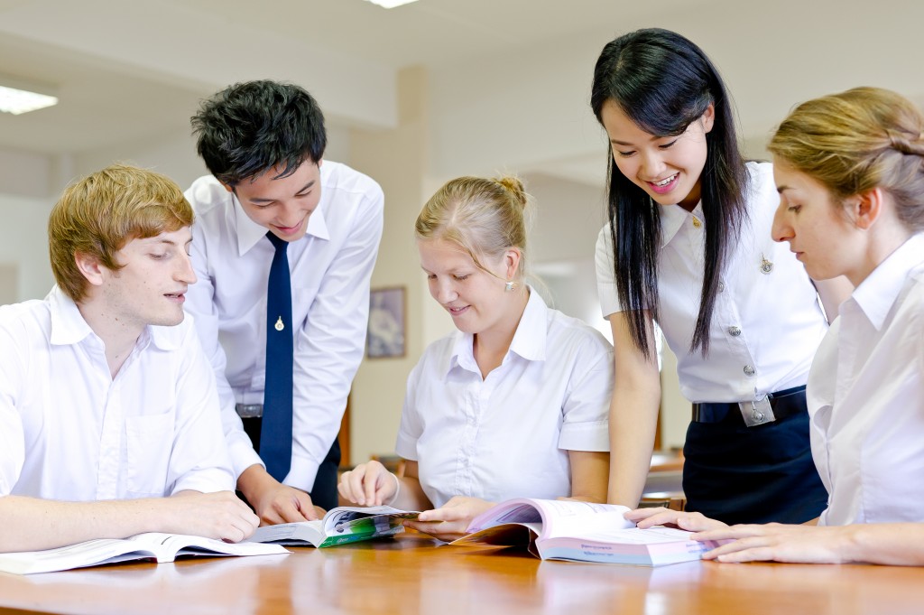 คณะบริหารธุรกิจ, ระดับปริญญาตรี, รับสมัคร, ศึกษาต่อ, สอบคัดเลือก, หลักสูตรนานาชาติ. 