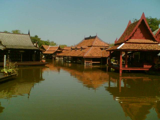 เมืองโบราณ