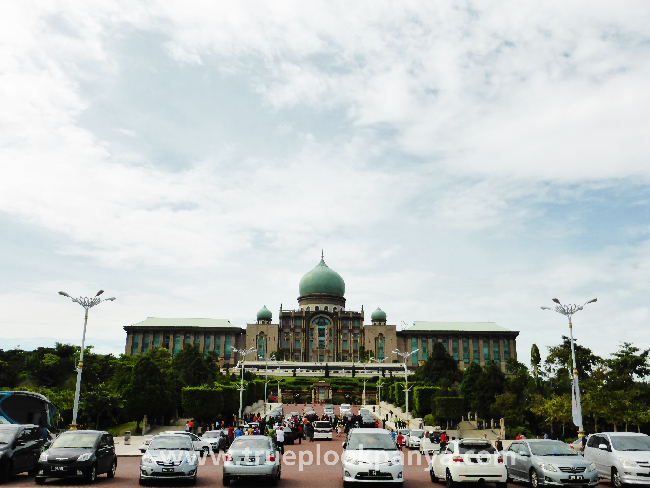 เปอร์ดานา ปุตรา (Perdana Putra)